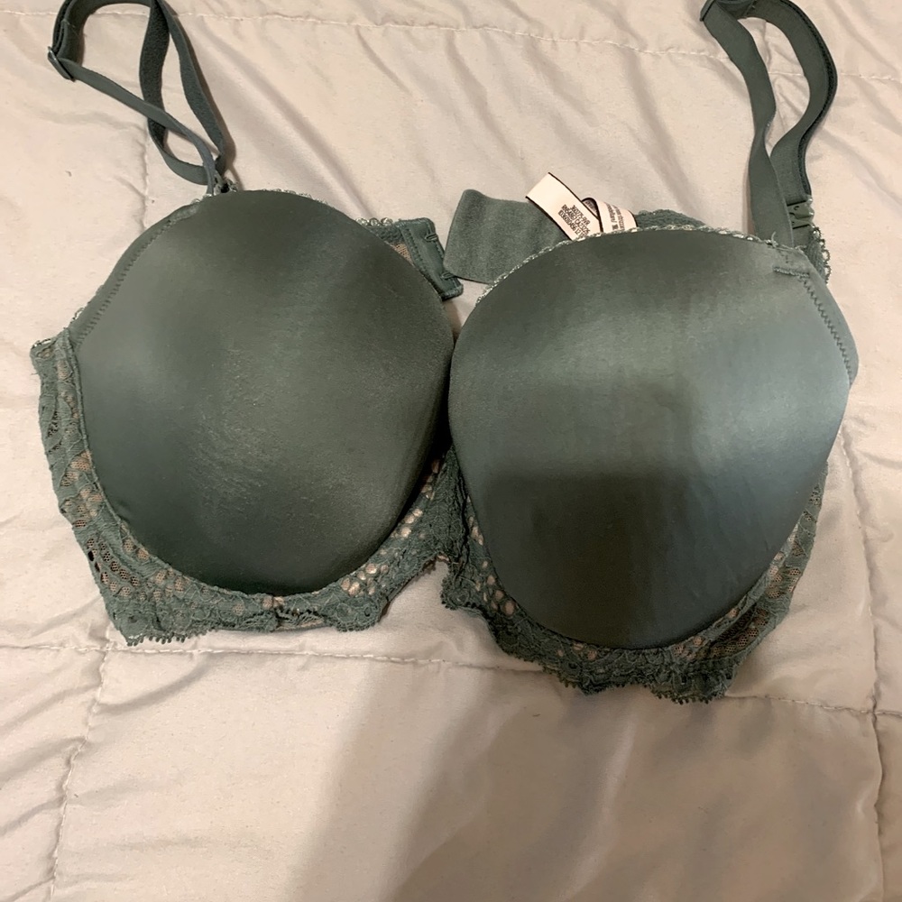 Victoria’s Secret 34dd green bra